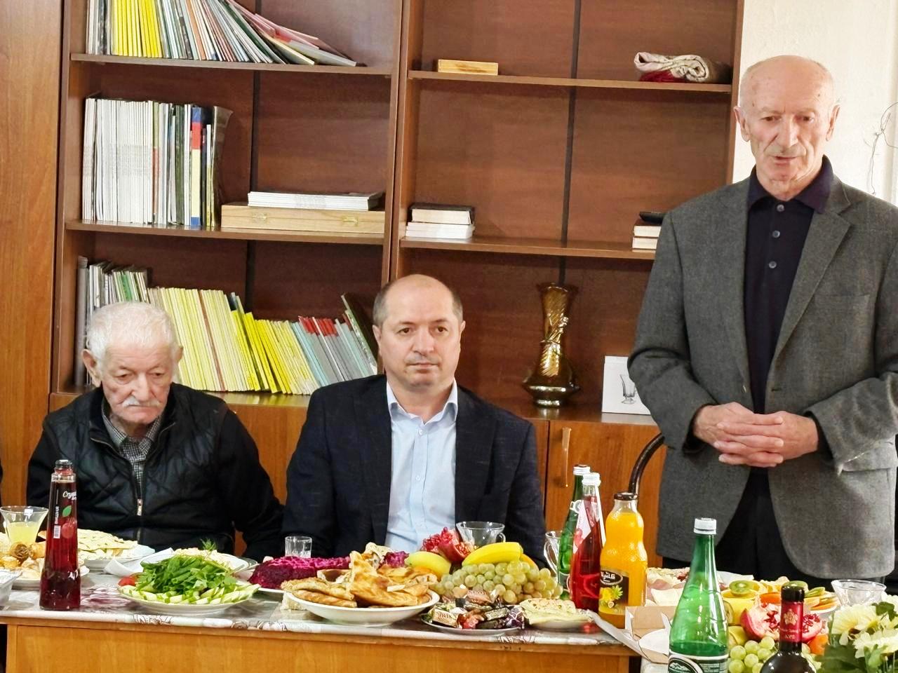 В День пожилых людей в Центре соцобслуживания населения Дахадаевского района чествовали представителей старшего поколения