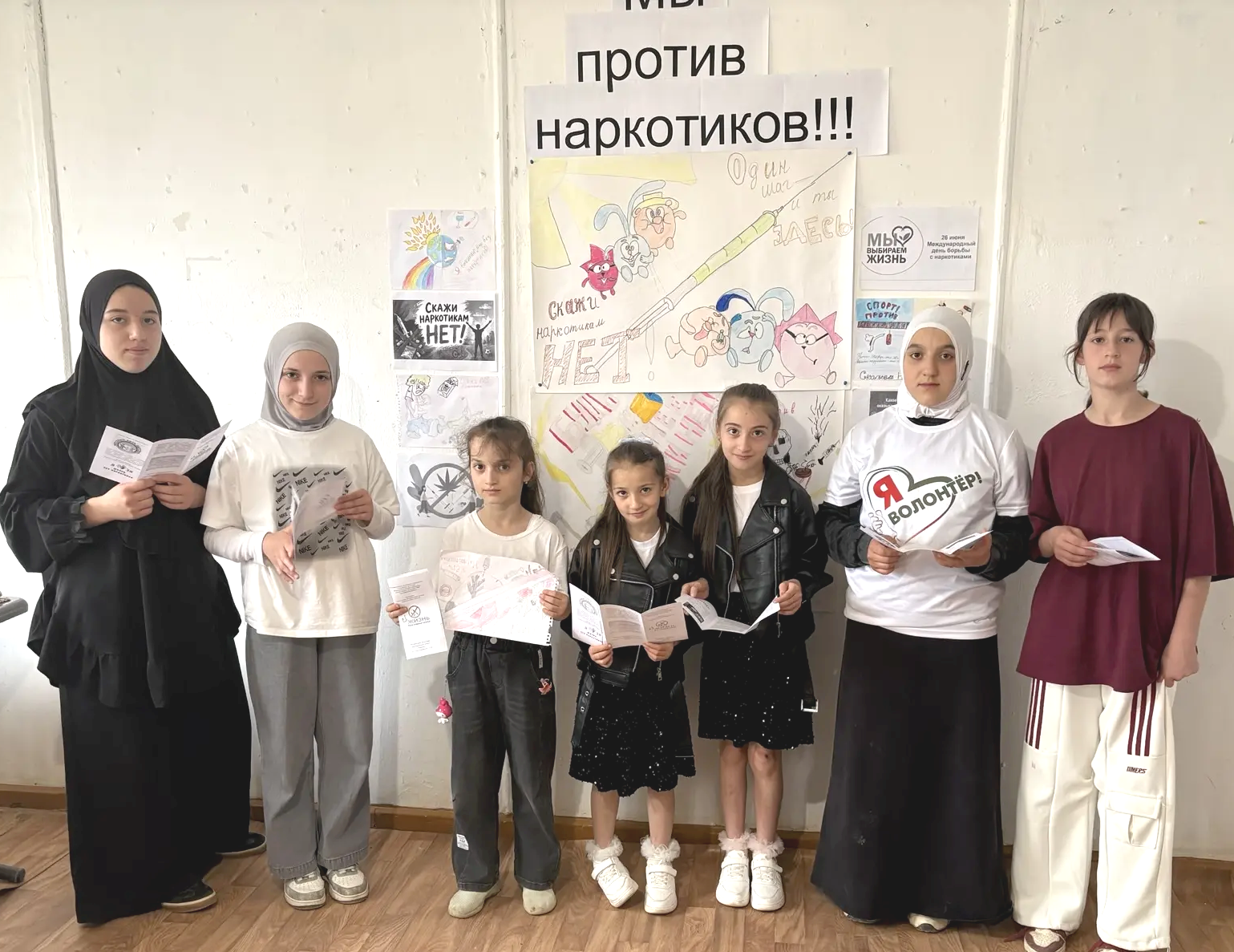 Мероприятие в рамках месячника антинаркотической направленности и популяризации здорового образа жизни провели в Дахадаевском КЦСОН